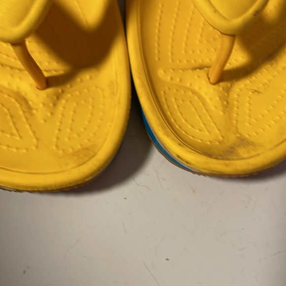 Crocs Retro Wedge Flip Flop Thong Sandal Yellow/Blue W 9/M 7 Unisex - Picture 7 of 7